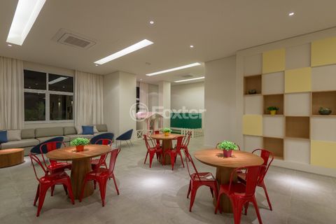 Image 14 - 878822